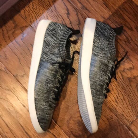 Slip On Black and White Madden Girl Sz 9 1/2 - Picture 2 of 7